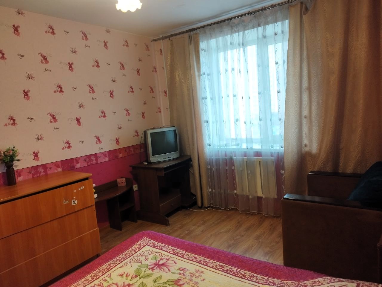 Трехкомнатная квартира на въезде в город